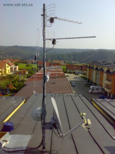 STA sat a antény stožár Bílovice nad Svitavou